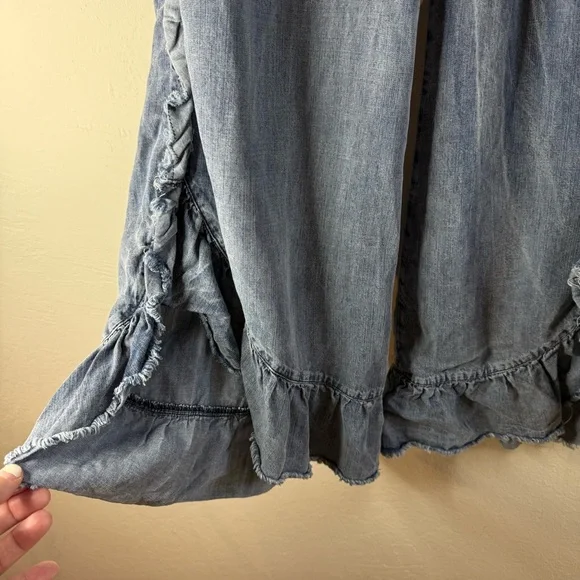 Easel Blue Washed Denim Ruffle Chambray Relaxed Fit Pants Size Medium - Picture 4 of 10
